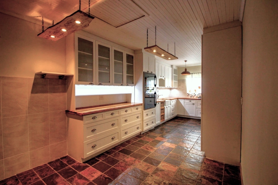 5 Bedroom Property for Sale in Paradise Beach Eastern Cape